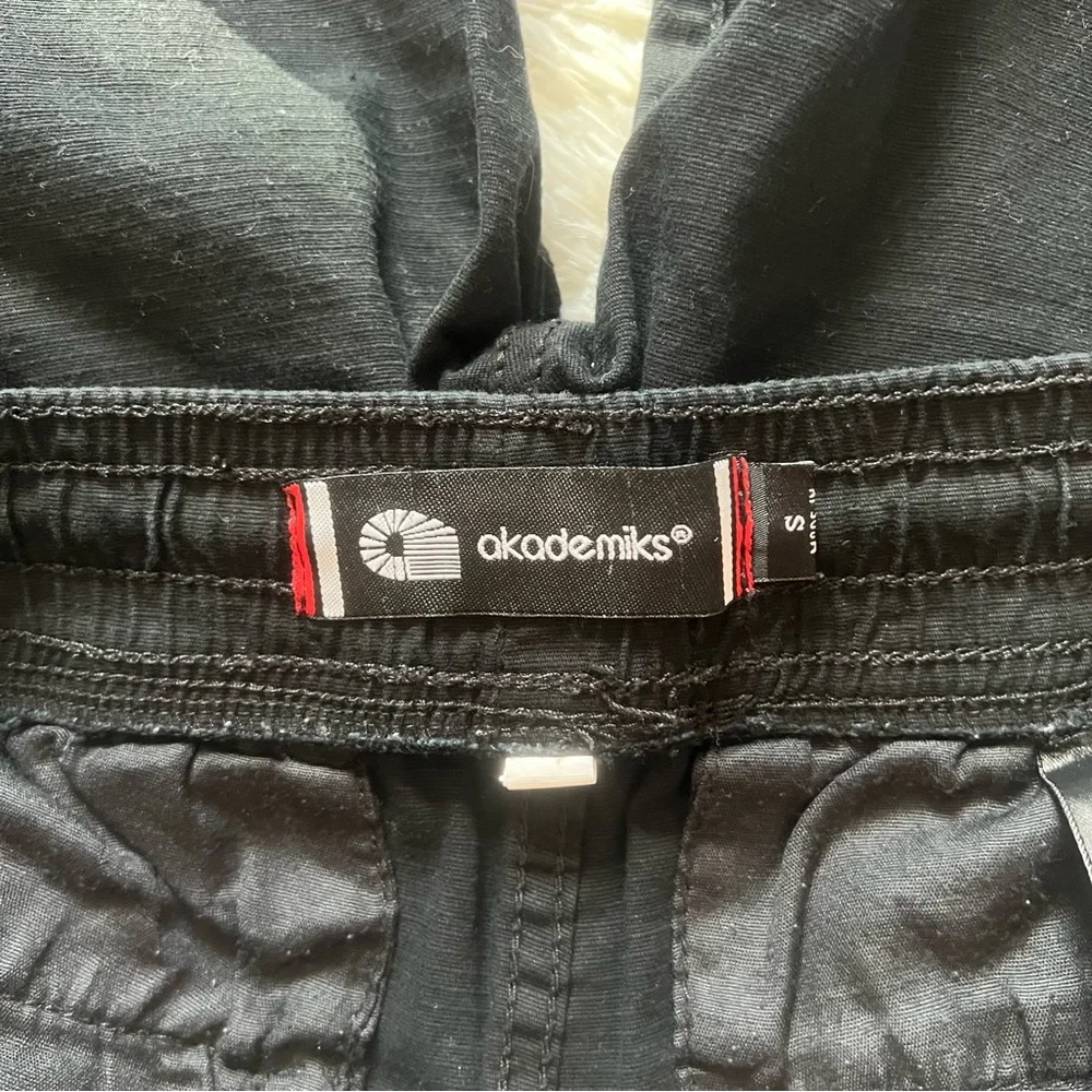 Akademiks Mens Black Cargo Shorts Size Small